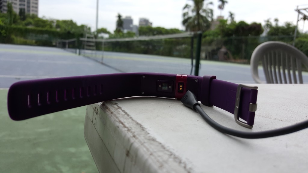 FitBit Charge HR with USB Charge Cable unplugged taken at BiiNa Tennis Courts in Taipei Taiwan