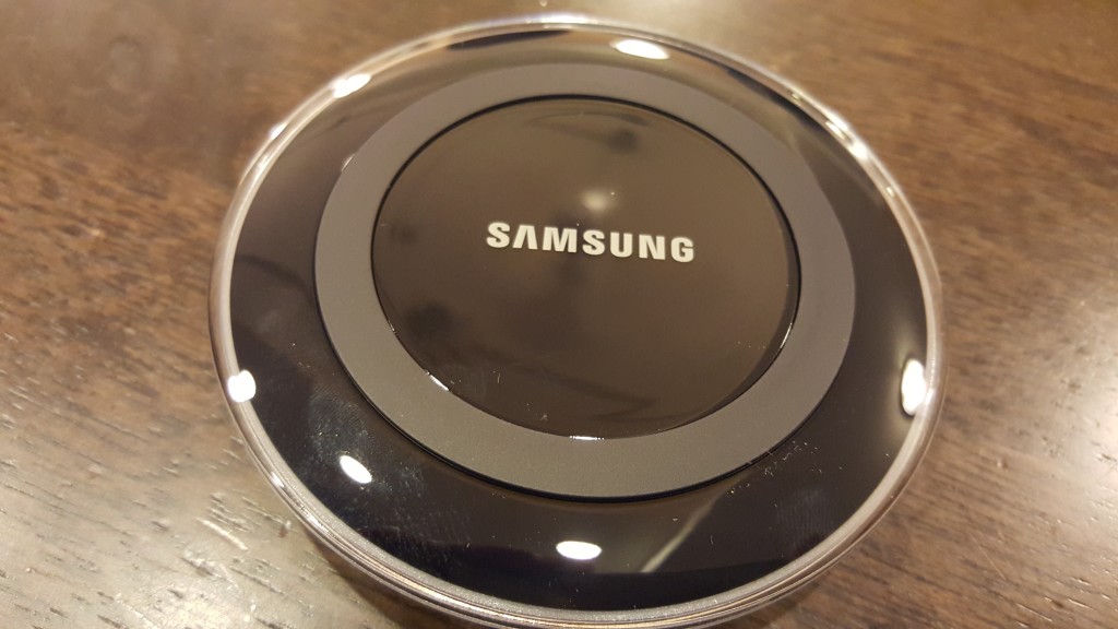 Samsung Black Qi Wireless Charger for Galaxy phones or Qi compatible phones