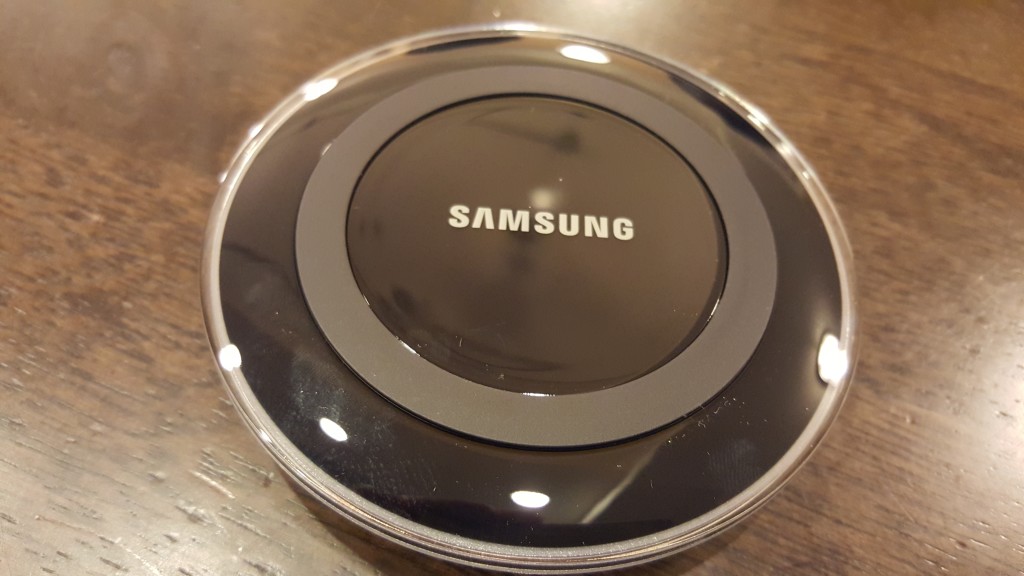 Samsung Qi Wireless Charger Standalone Top Shot