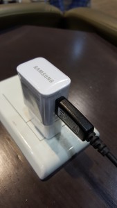 Samsung White USB Charger Accessory that comes with Galaxy S6 Edge