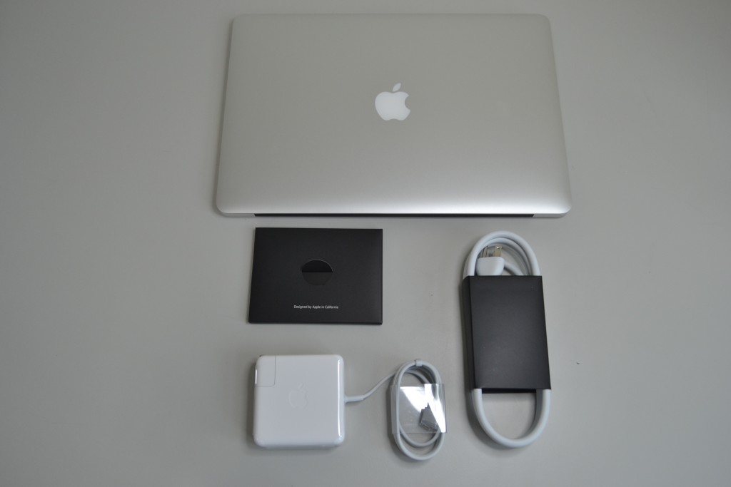 MacBook Pro FR Unboxing contents