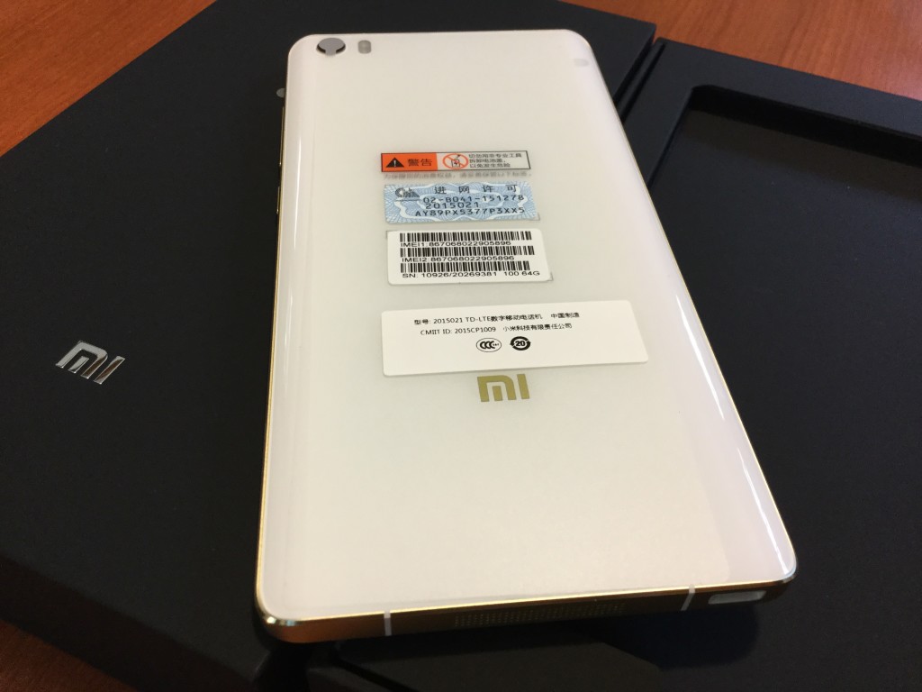 Xiaomi Mi Note Pro Phone Back on top of box