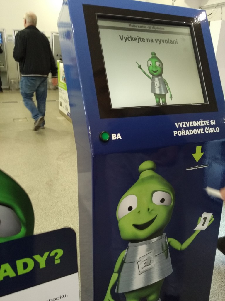 Alaza Prague Shopping Experience- Buying TomTom Sports Watch-12Automated Paying