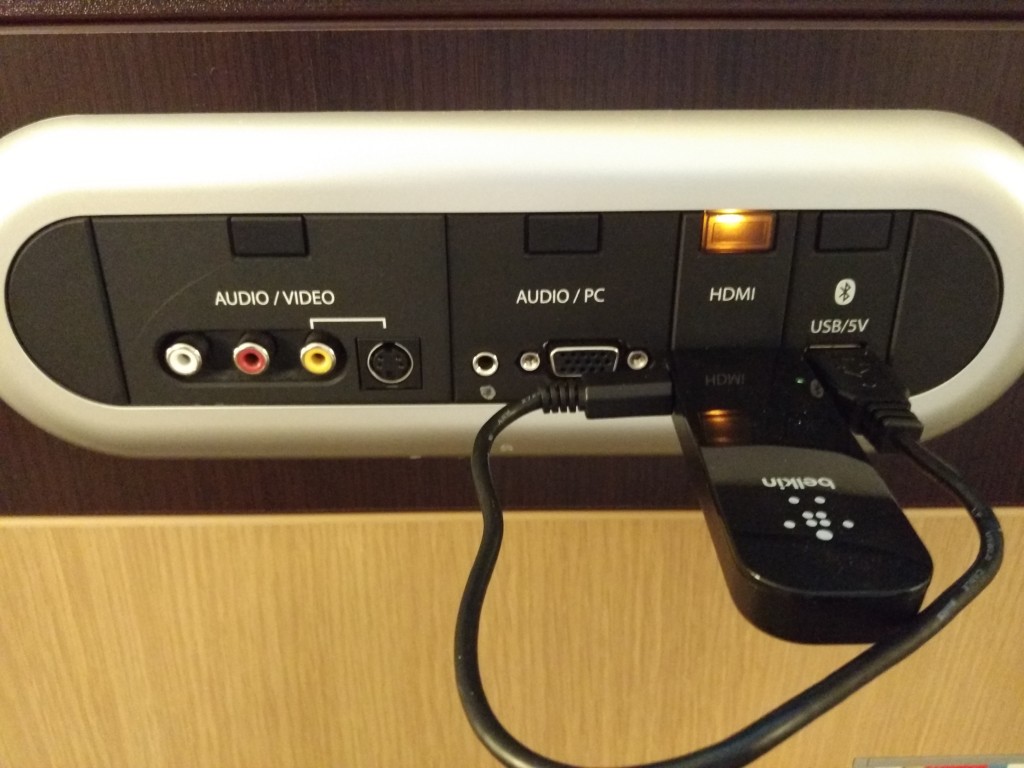 Belkin Miracast Adapter TV Breakout oanel in Novotel Airport Hotel