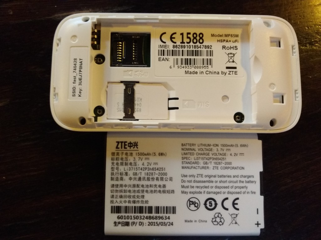 Fastroam ZTE WiFi Hotspot router with cover open