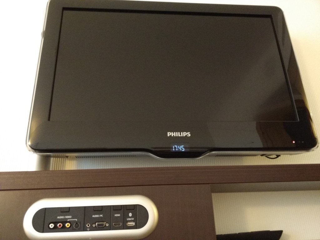 Philips Professional LCD TV 26HFL5870D in Novotel Airport Hotel