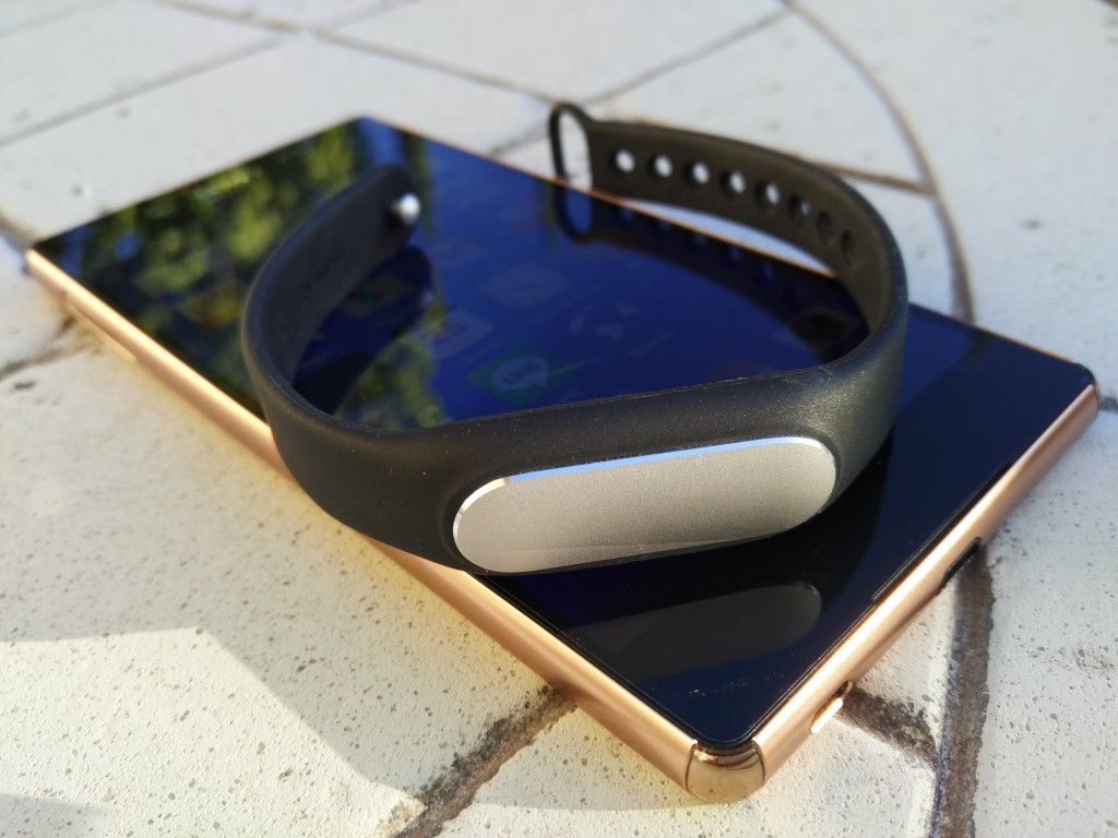 Sony Xperia 4 with Xiaomi Band-1