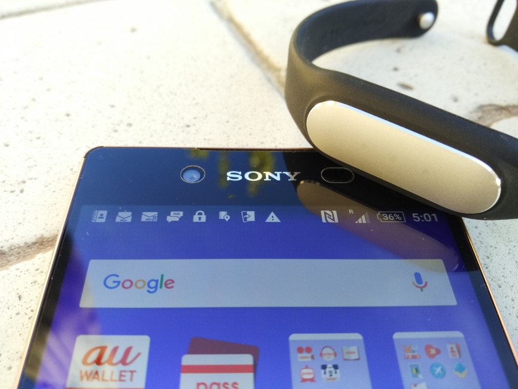 Sony Xperia 4 with Xiaomi Band-4