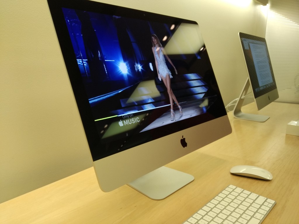 Apple iMac Retina 4K (2015) Purchase at Apple Store Pleasanton California-01