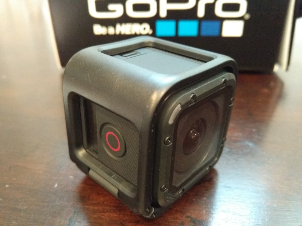 GoPro 4 Session Unboxing-37