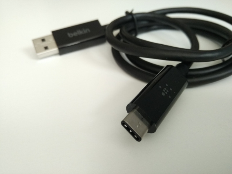 Two functions in one unique Gomadic TipExchange enabled cable USB Data Hot Sync Straight Cable for the Toshiba Gigabeat T401 with Charge Function 