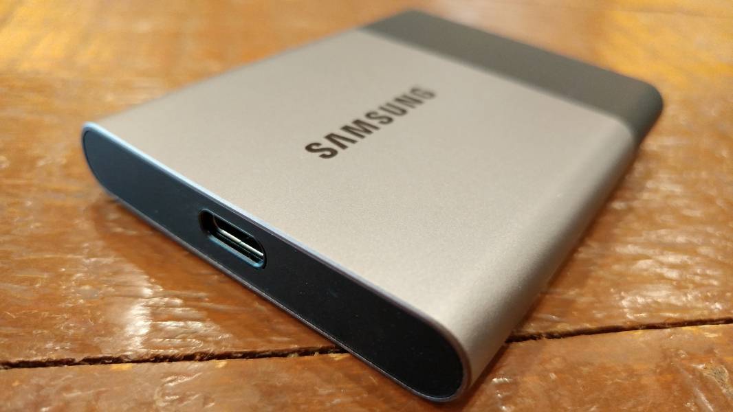 Samsung Portable SSD T3- The First Ultra Portable SSD Drive with USB